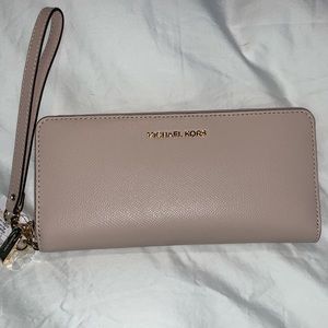 Jetset Travel Crossgrain Leather Wallet